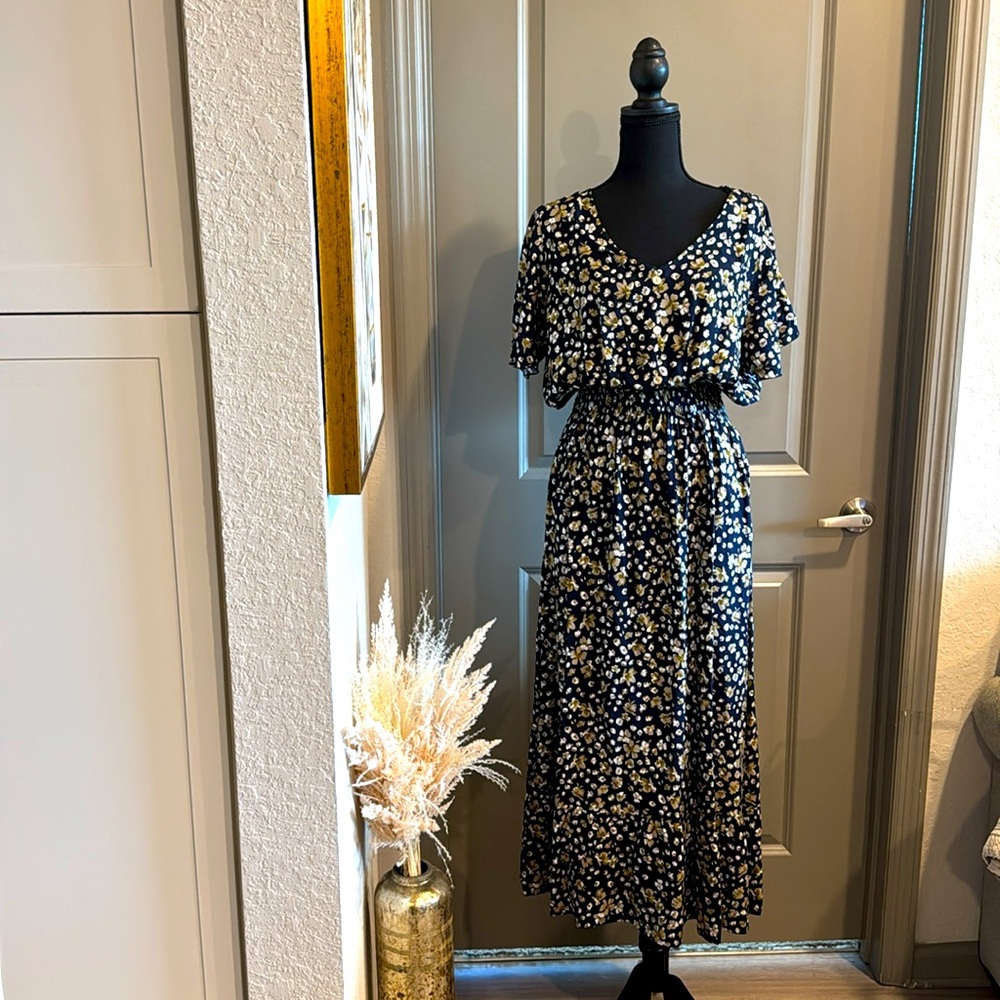 Kindred Navy Floral Maxi Dress Like New !